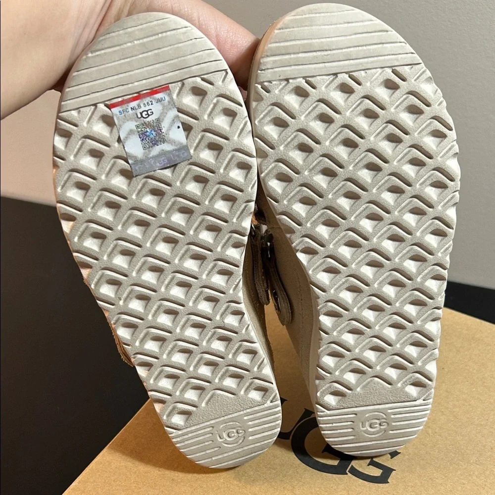 UGG Kids‎ Beige Sandals